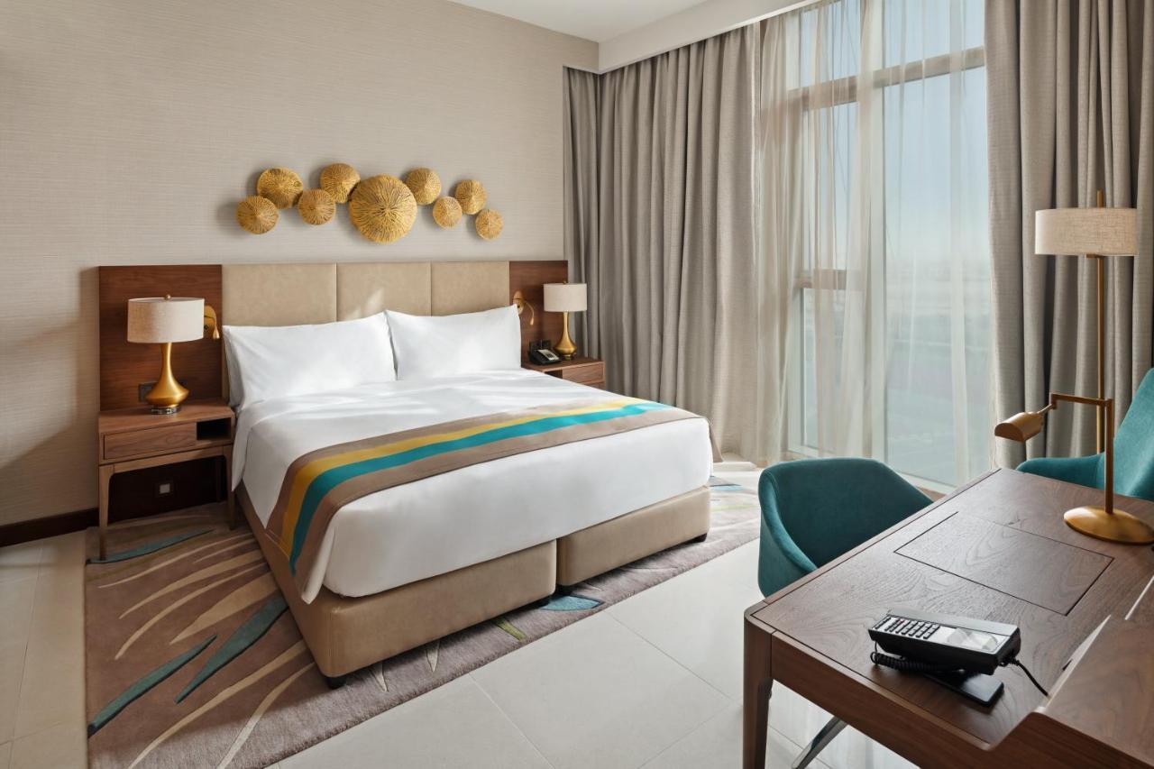 Holiday Inn Dubai Al-Maktoum Airport By Ihg Eksteriør bilde