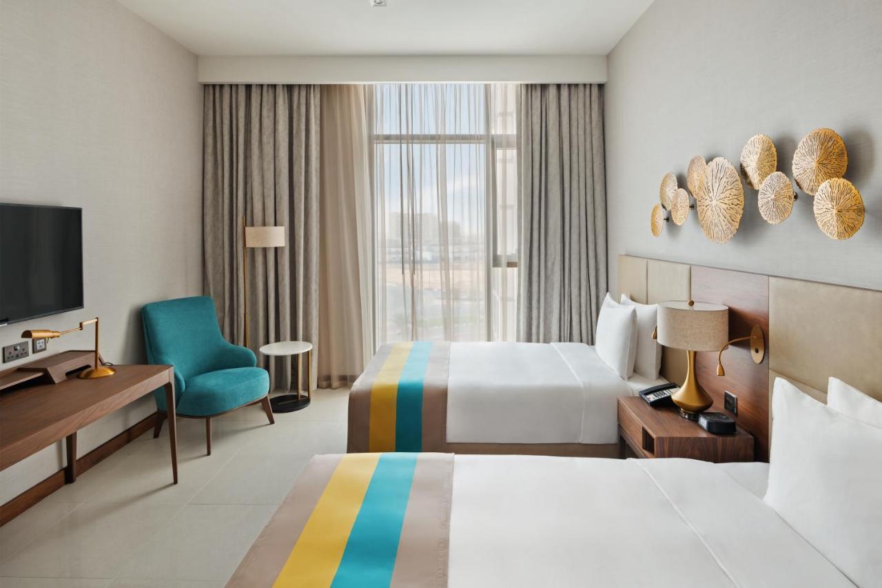 Holiday Inn Dubai Al-Maktoum Airport By Ihg Eksteriør bilde