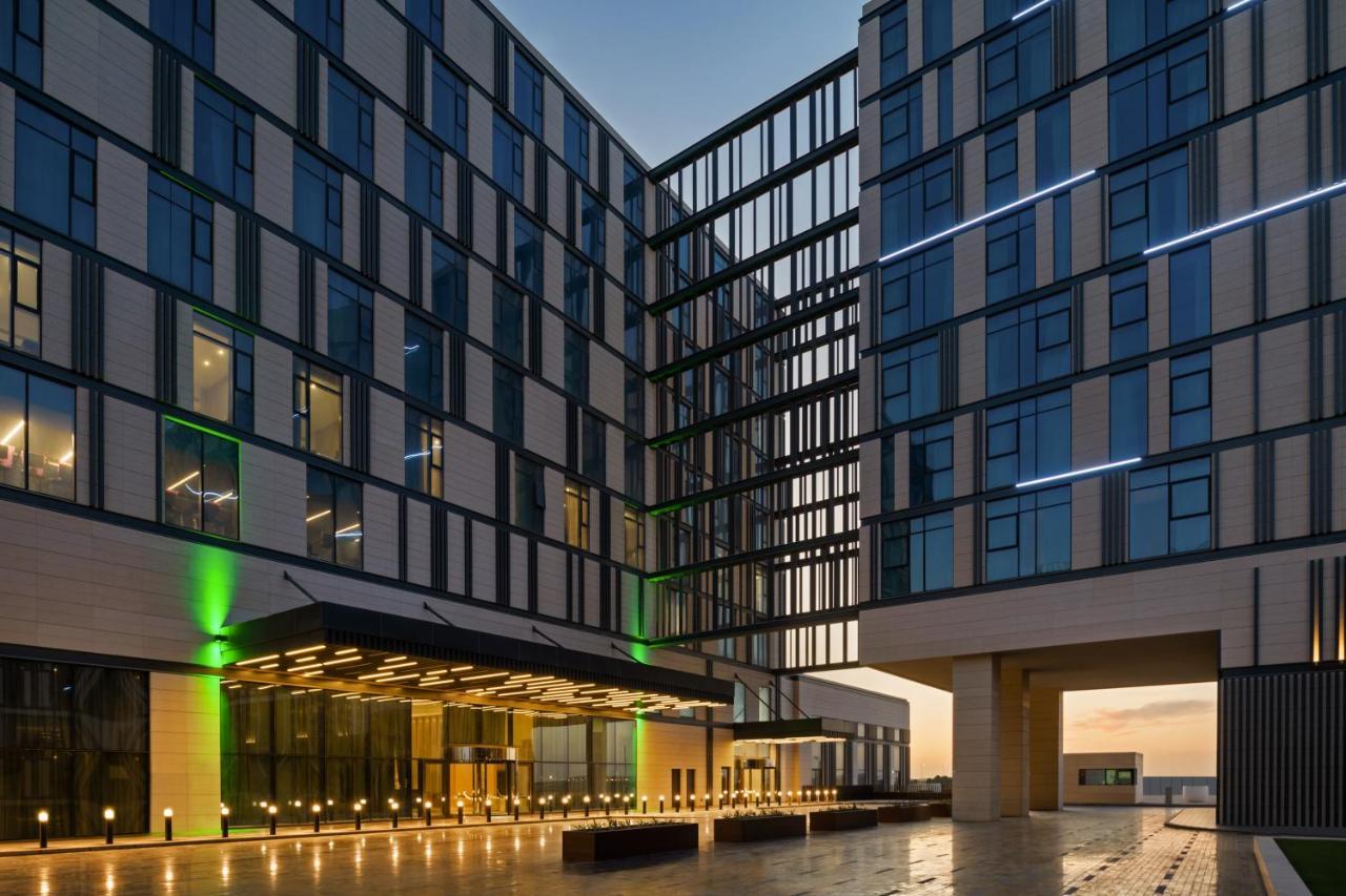 Holiday Inn Dubai Al-Maktoum Airport By Ihg Eksteriør bilde